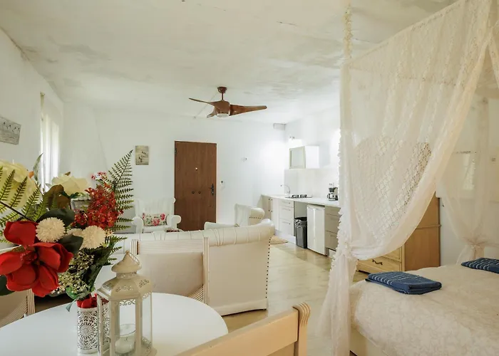 Rancho Jardines De Marchenilla